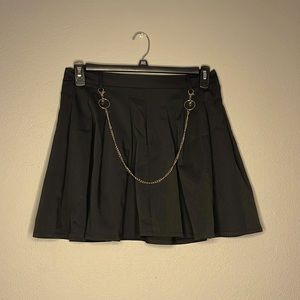 Black matte mini skirt with chain